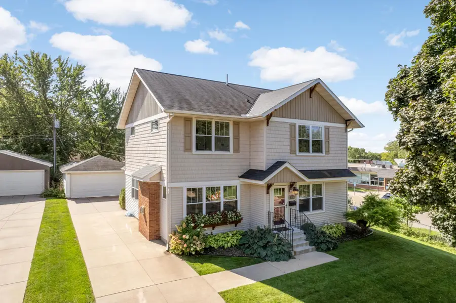 1636 Saunders Avenue, Saint Paul, MN 55116 - #2