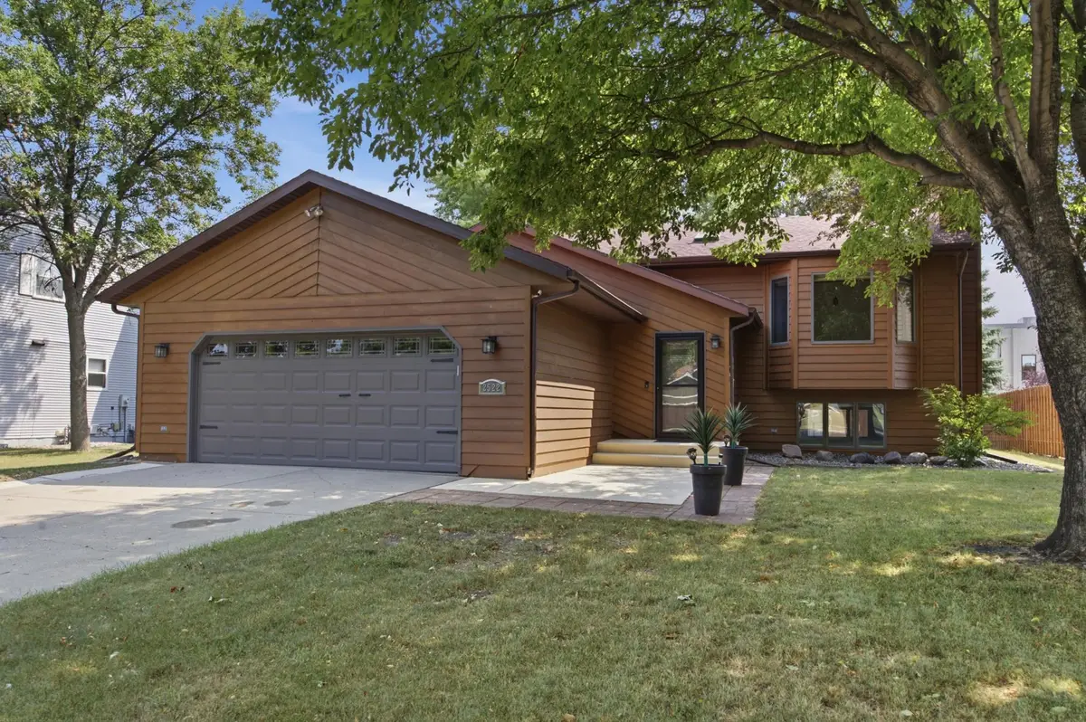 2522 34th Avenue S, Fargo, ND 58104 - #1