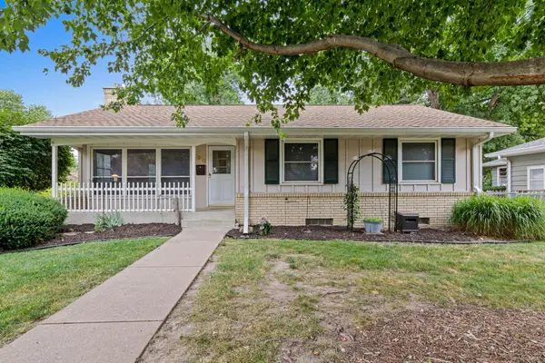 1912 Simpson Street, Falcon Heights, MN 55113