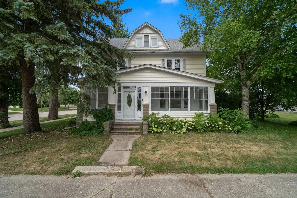 224 2nd Avenue Se, Pipestone, MN 56164 - #1