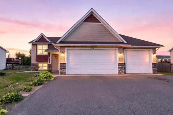 1026 Roosevelt Street S, Cambridge, MN 55008