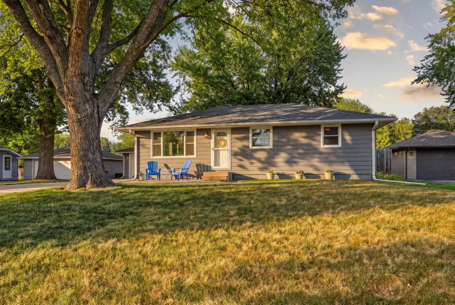 1257 Guthrie Avenue N, Oakdale, MN 55128 - #2