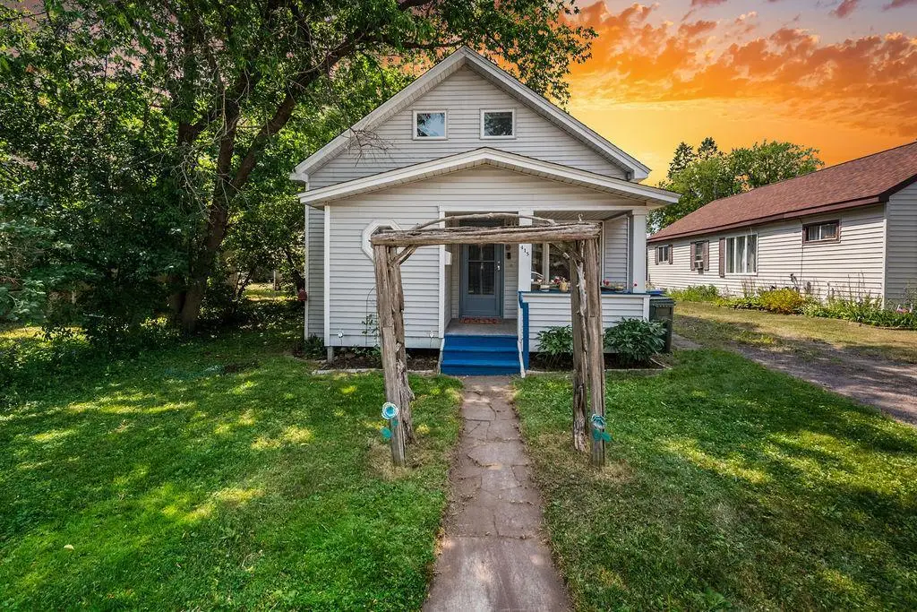 415 8th Street, Cloquet, MN 55720 - #1