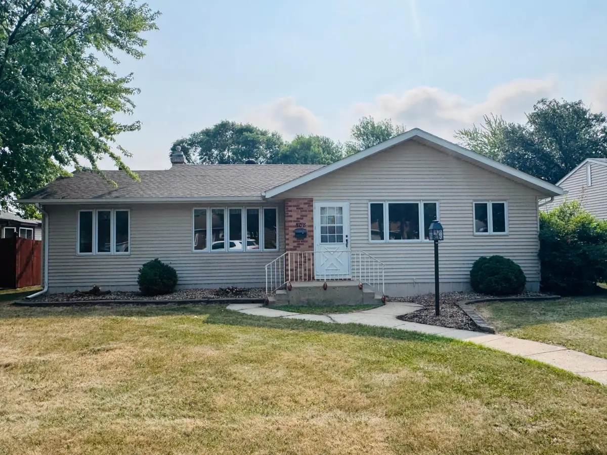 508 Kneale Avenue S, Thief River Falls, MN 56701 - #1