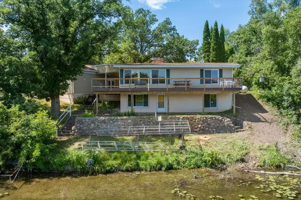 701 Heartland Place S, Walker, MN 56433