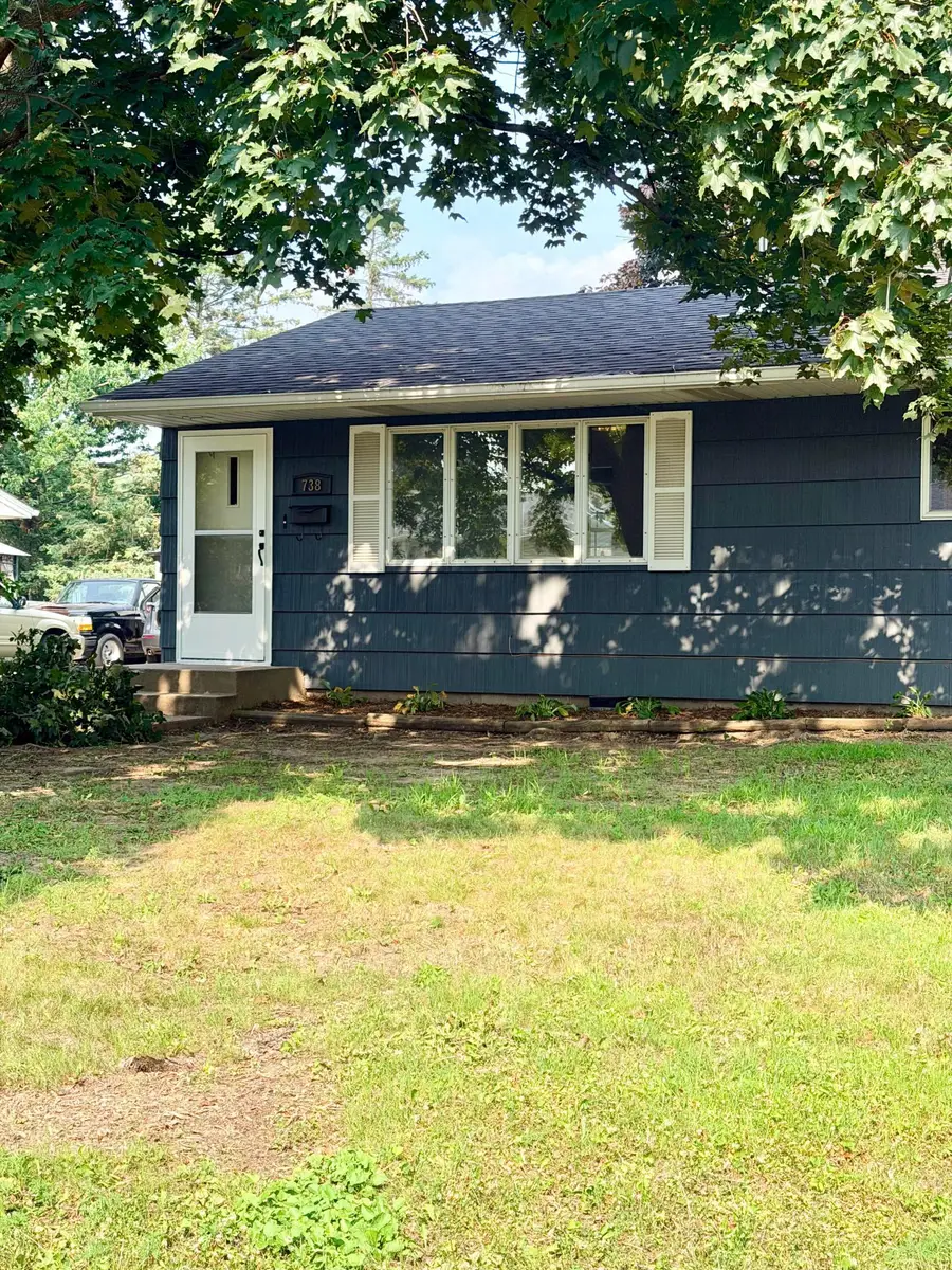 738 22nd Avenue N, South Saint Paul, MN 55075 - #2