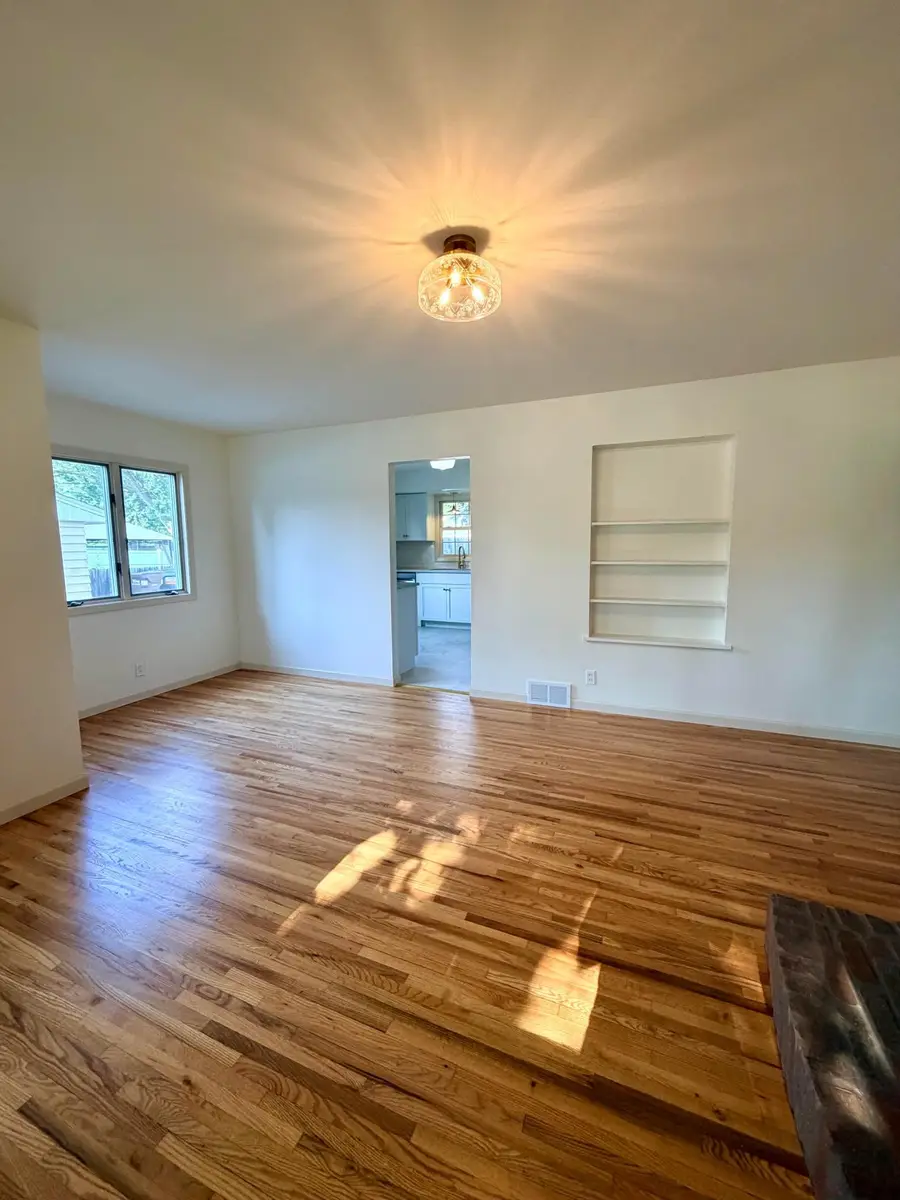 738 22nd Avenue N, South Saint Paul, MN 55075 - #3