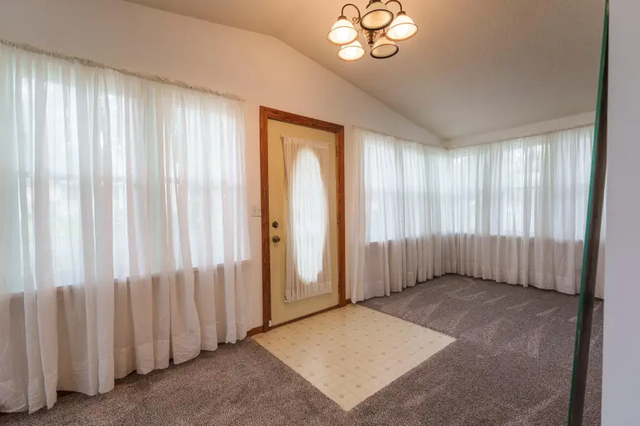 424 16th Avenue N, South Saint Paul, MN 55075 - #3