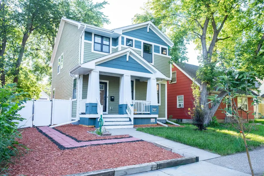 2611 James Avenue N, Minneapolis, MN 55411 - #2
