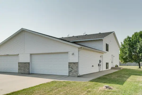 1901 41st Avenue S, Moorhead, MN 56560