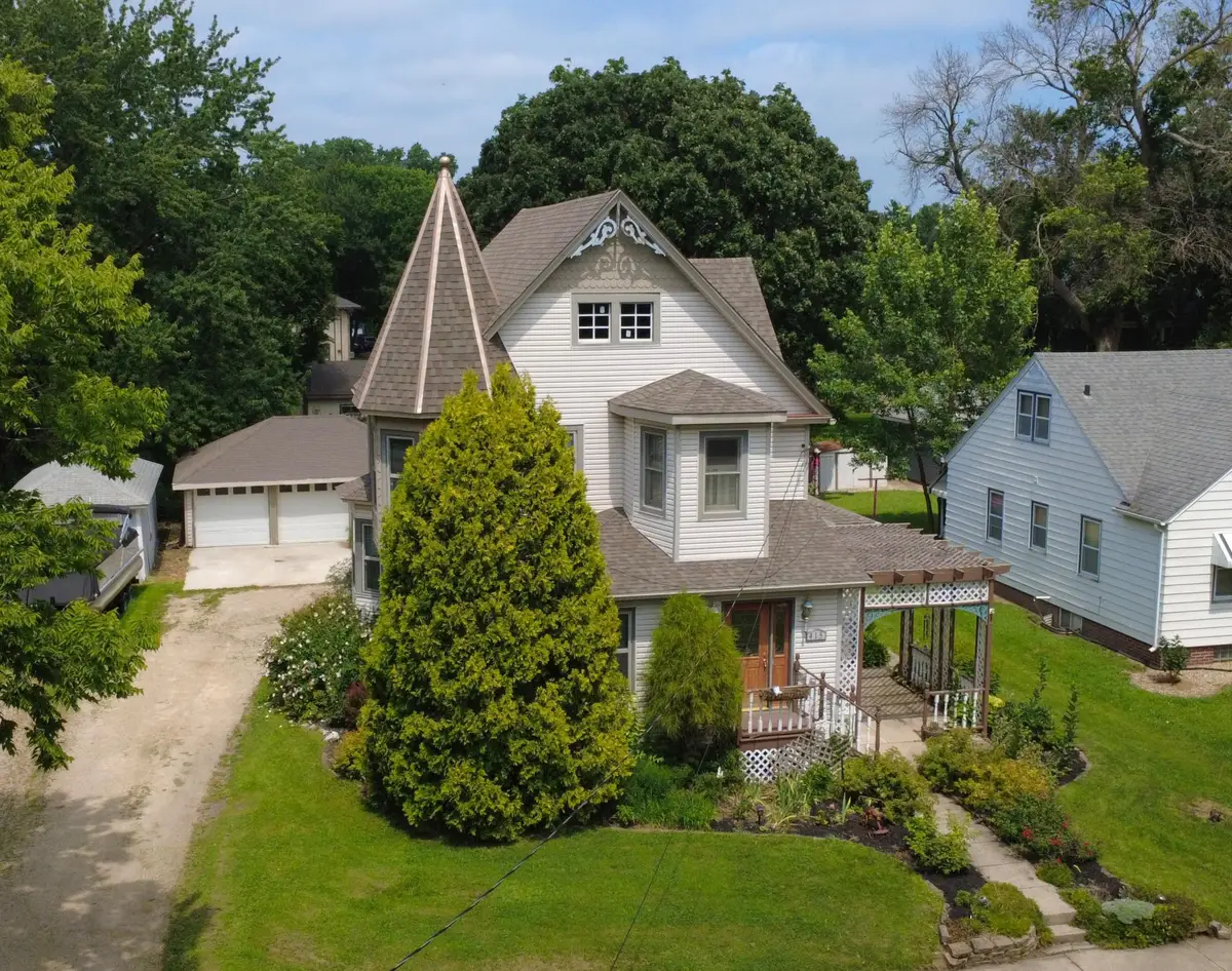 415 E 4th Street, Albert Lea, MN 56007 - #1