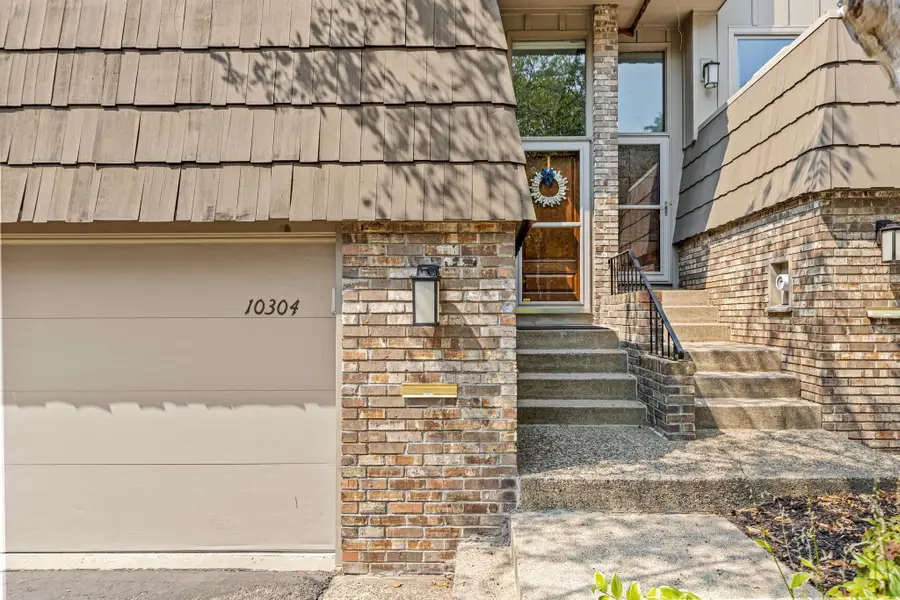 10304 Berkshire Road, Bloomington, MN 55437 - #2