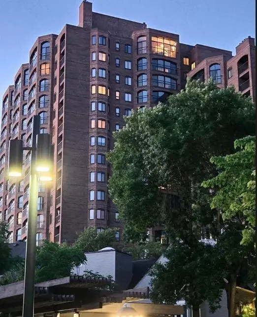 1235 Yale Place #1701, Minneapolis, MN 55403