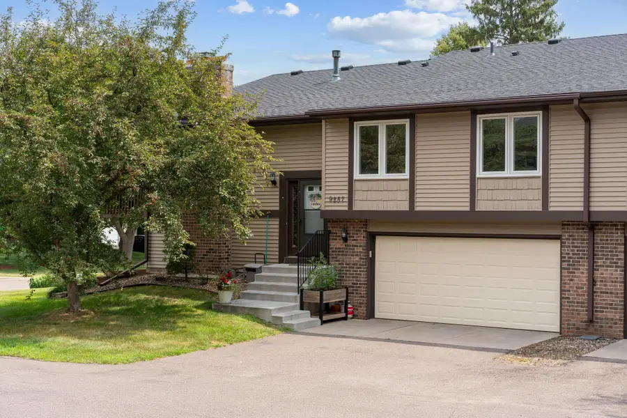 9257 Dartford Road, Woodbury, MN 55125 - #2