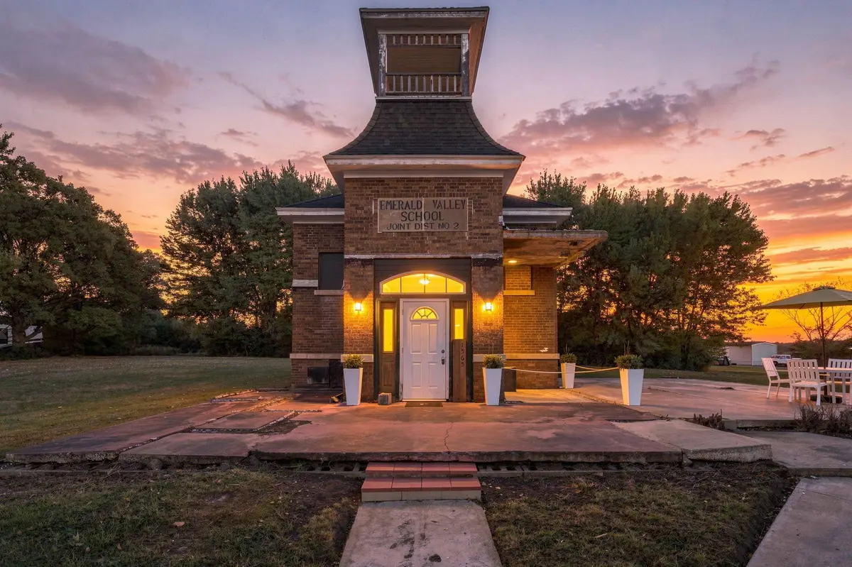 1565 271st, Emerald, WI 54013 - #1