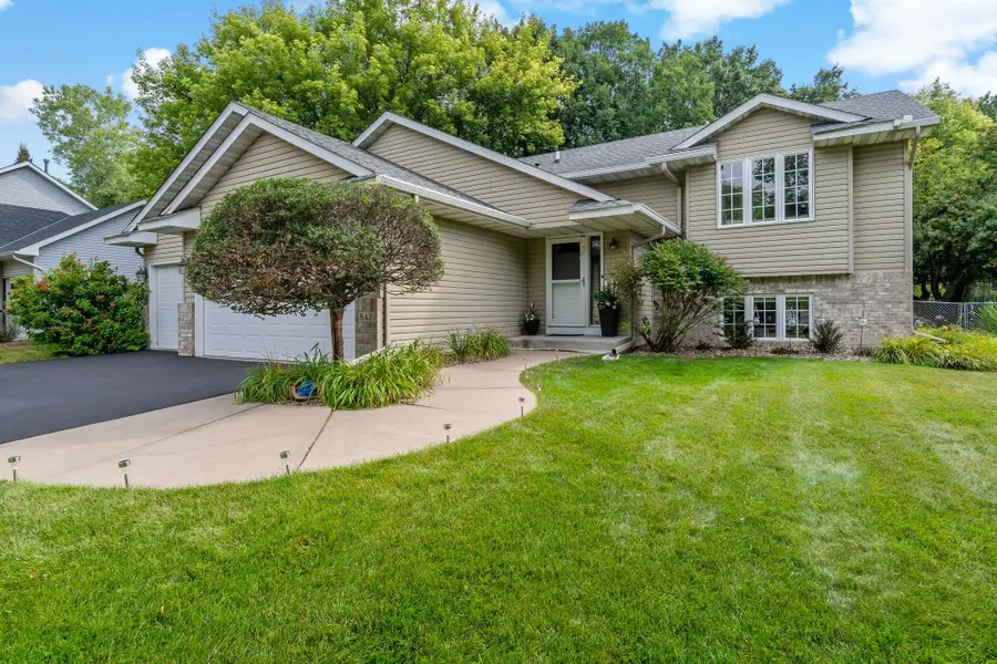842 Sterling Street S, Maplewood, MN 55119 - #2