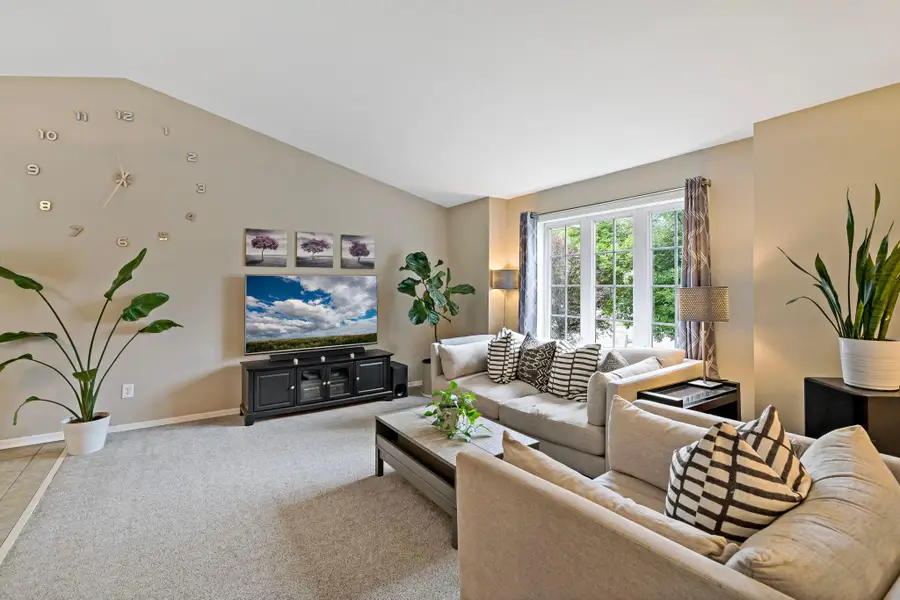 842 Sterling Street S, Maplewood, MN 55119 - #3