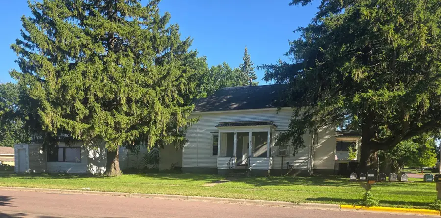 516 11th Street N, Mountain Lake, MN 56159 - #2