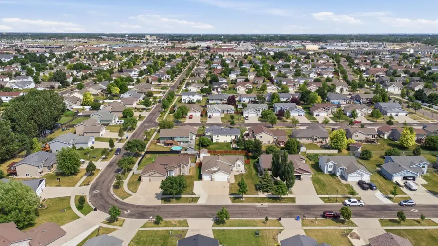 3532 Lincoln Street S, Fargo, ND 58104 - #2