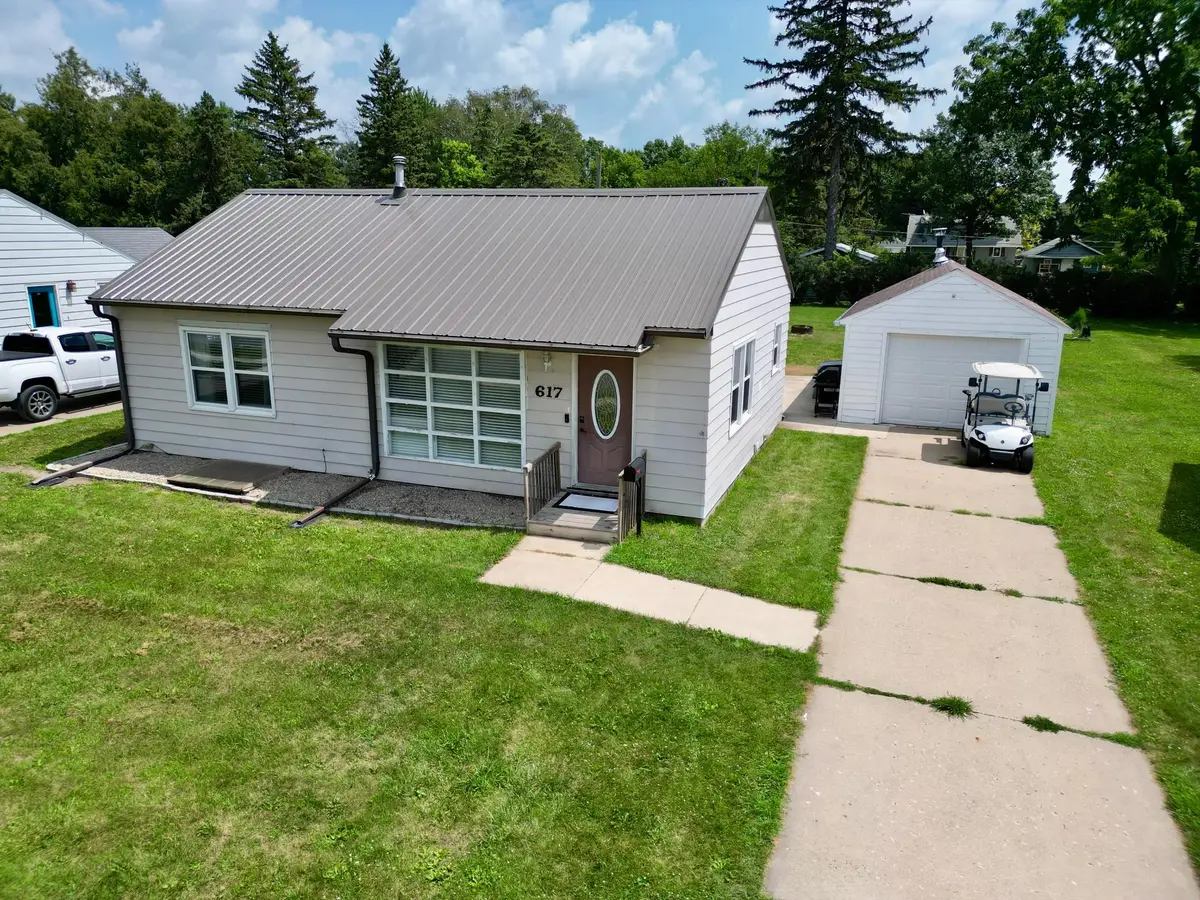 617 Lyndale Avenue, Spring Valley, MN 55975 - #1