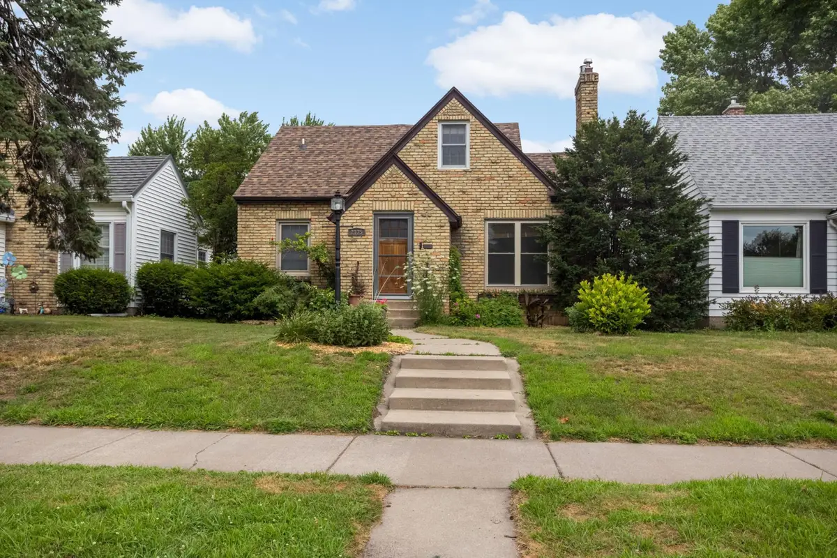 2135 Pinehurst Avenue, Saint Paul, MN 55116 - #1