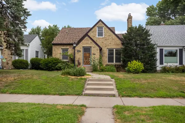 2135 Pinehurst Avenue, Saint Paul, MN 55116