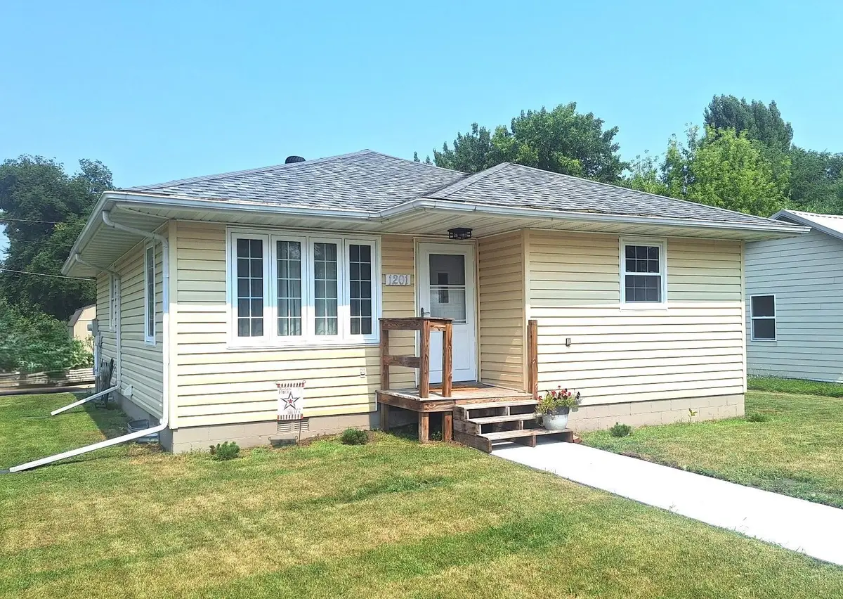 1201 Mountain Avenue, Walhalla, ND 58282 - #1