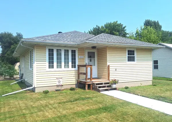 1201 Mountain Avenue, Walhalla, ND 58282