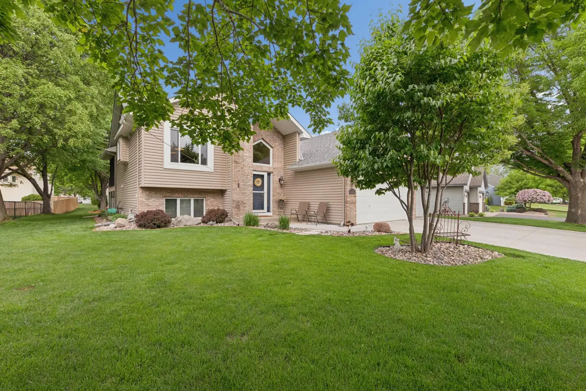 9039 Vickors Crossing, Brooklyn Park, MN 55443 - #1