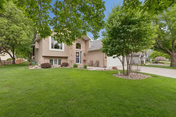 9039 Vickors Crossing, Brooklyn Park, MN 55443