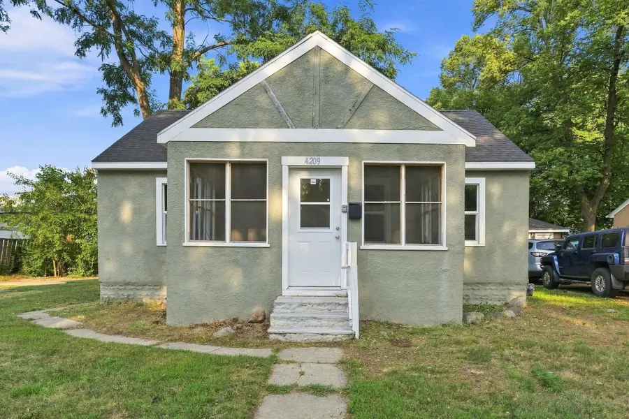 4209 Zane Avenue N, Robbinsdale, MN 55422 - #2