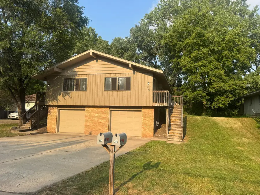305 Jackson Avenue N, Hopkins, MN 55343 - #2