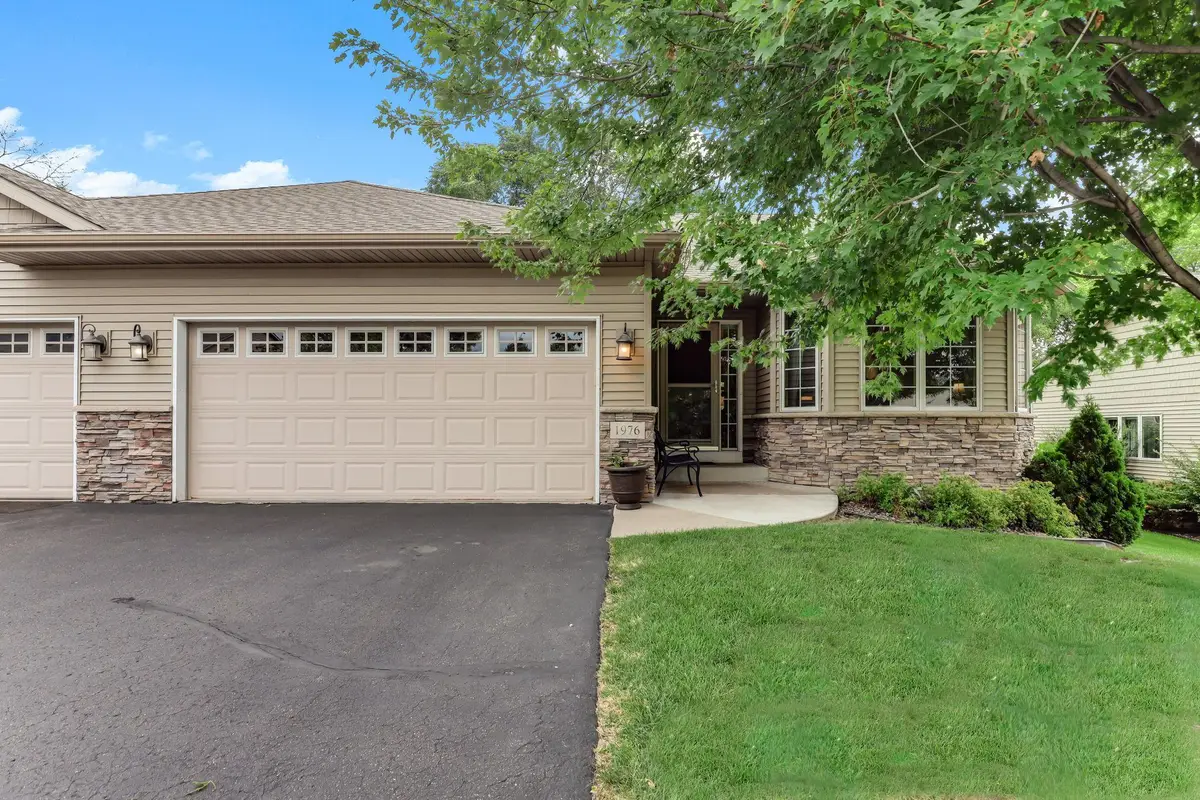 1976 Castle Court E, Maplewood, MN 55109 - #1