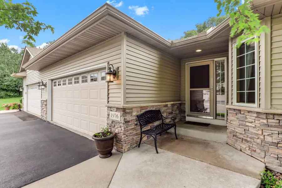 1976 Castle Court E, Maplewood, MN 55109 - #2