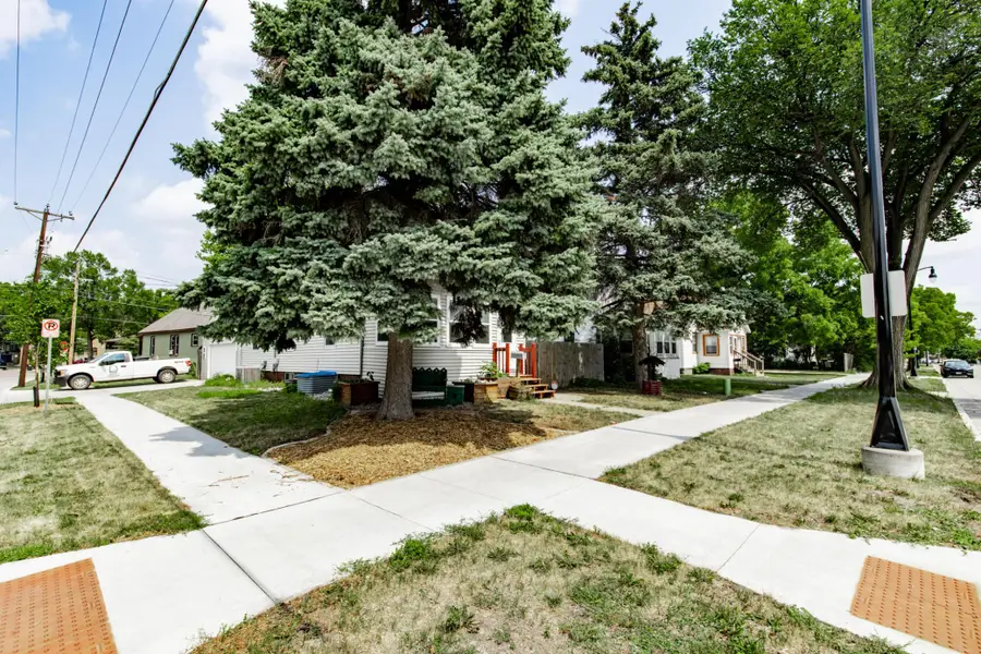 723 6th Avenue N, Fargo, ND 58102 - #3