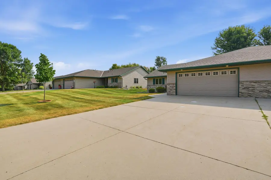680 West River Dr, New London, MN 56273 - #3