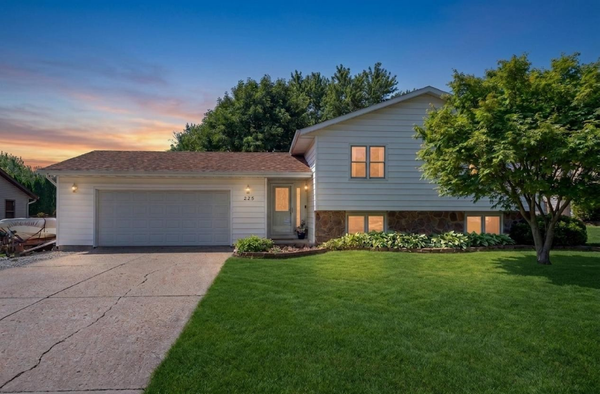 225 20th Street Nw, Owatonna, MN 55060