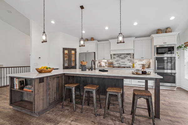 3460 Commonwealth Avenue, Woodbury, MN 55125