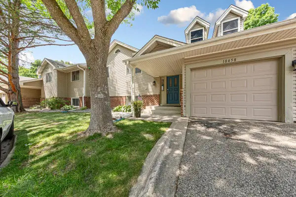 18450 Creeks Bend Drive, Minnetonka, MN 55345