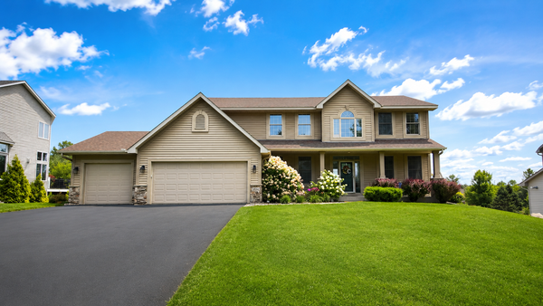 18344 Lake Forest Drive, Lakeville, MN 55044