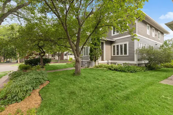 1697 Stanford Avenue, Saint Paul, MN 55105