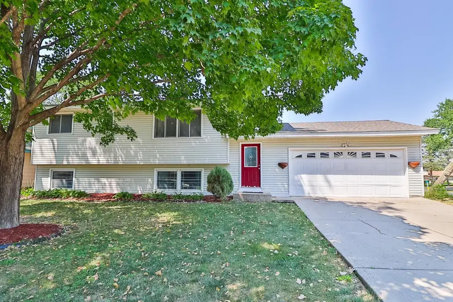 8200 Thomas Avenue N, Brooklyn Park, MN 55444 - #2