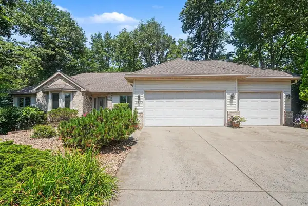 1513 Broken Oak Court, Lino Lakes, MN 55038