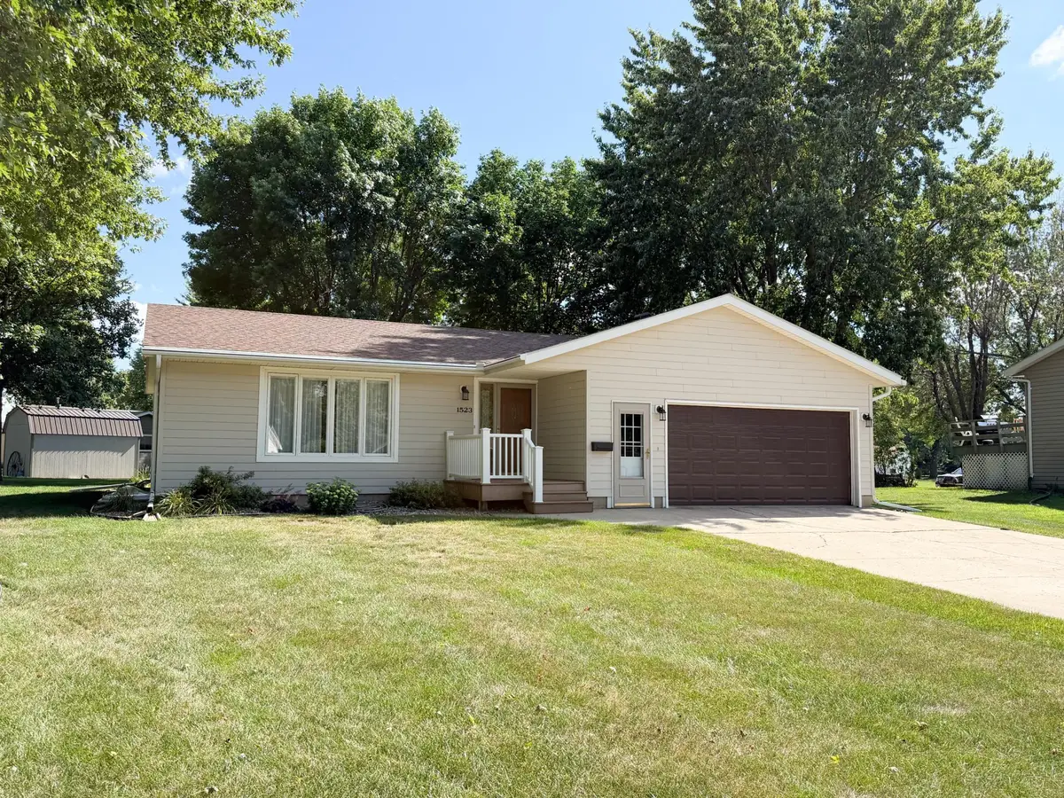 1523 Eckerson Drive, Worthington, MN 56187 - #1