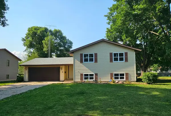 745 Madson Avenue Sw, Hutchinson, MN 55350