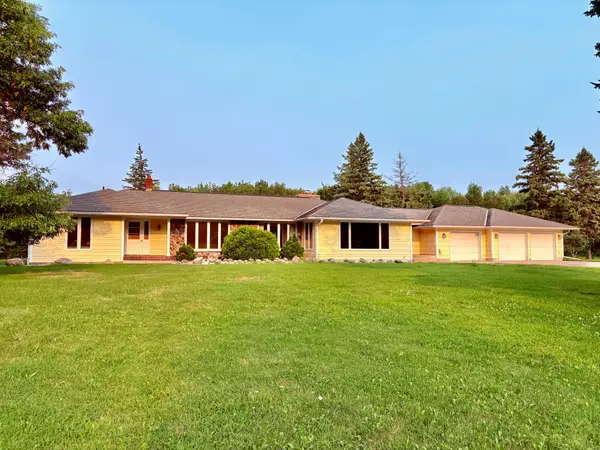 59366 330th Street, Warroad, MN 56763