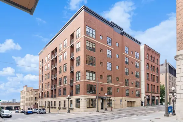 270 4th Street E #203, Saint Paul, MN 55101