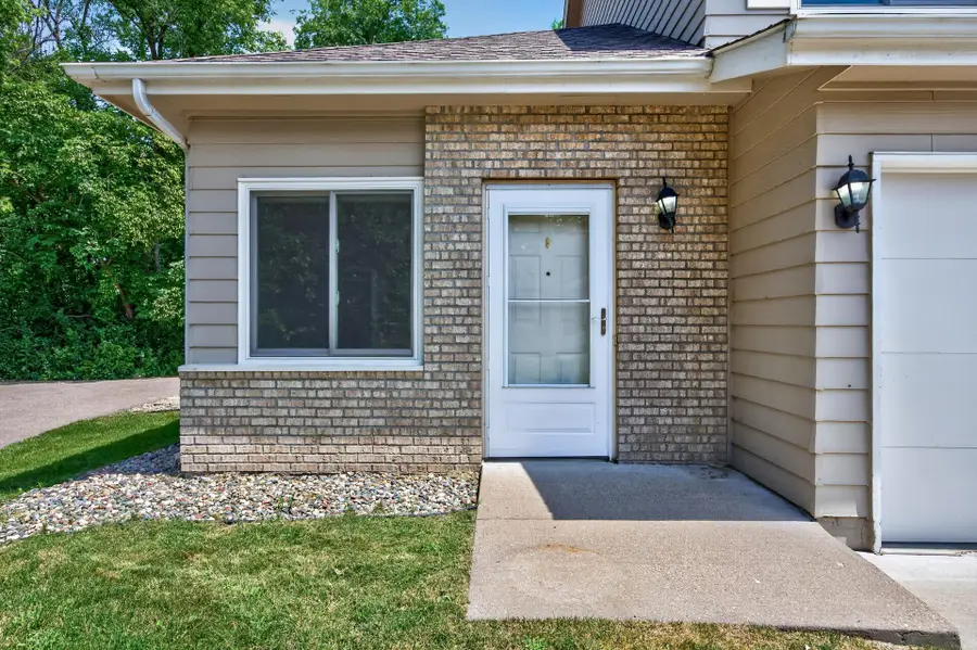15242 Lesley Lane, Eden Prairie, MN 55346 - #2