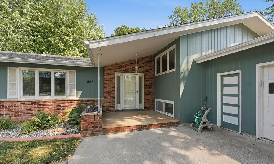 607 6th Street W, West Fargo, ND 58078 - #3