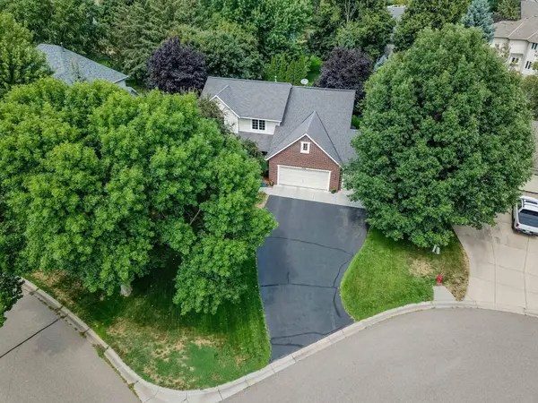 8769 Jewel Avenue S, Cottage Grove, MN 55016